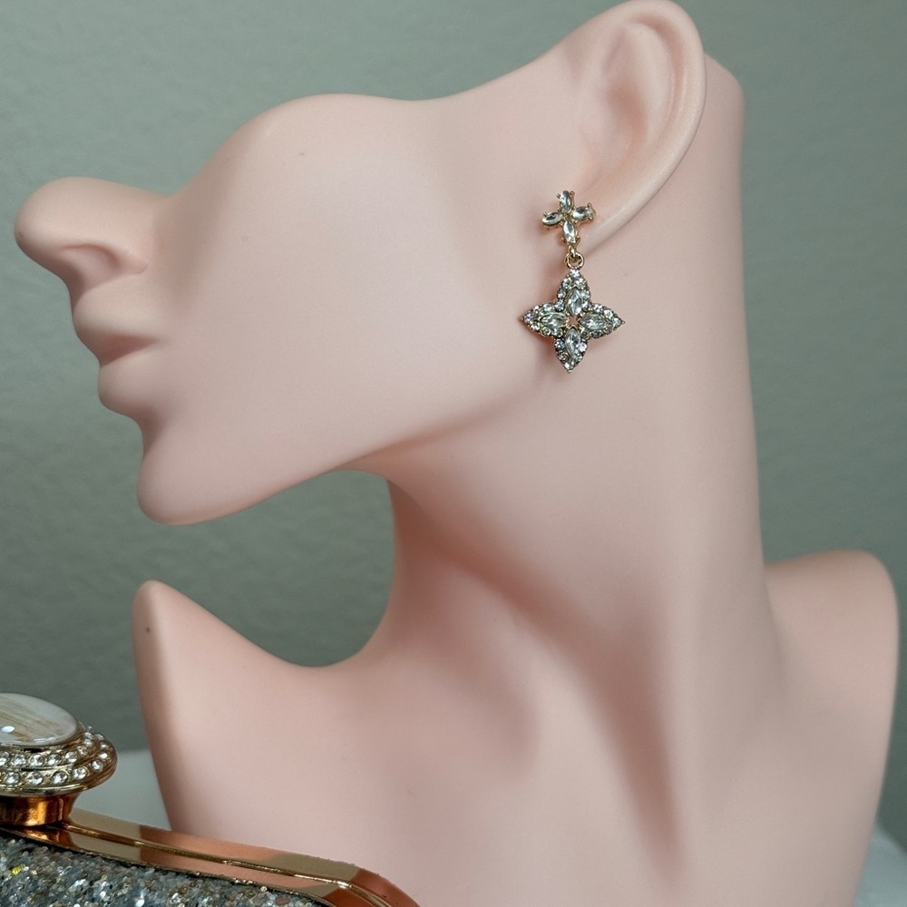 Elegant Gold and Silver Cross Earrings - Picture 3 of 8